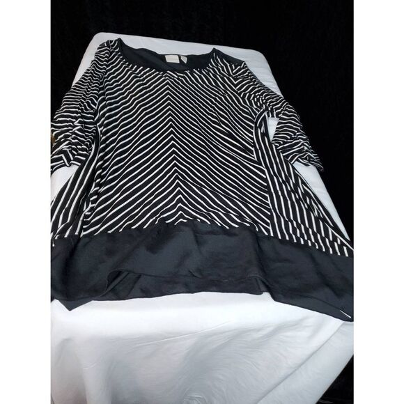 Chicos Size 2 Striped blouse NWOT - Picture 6 of 11